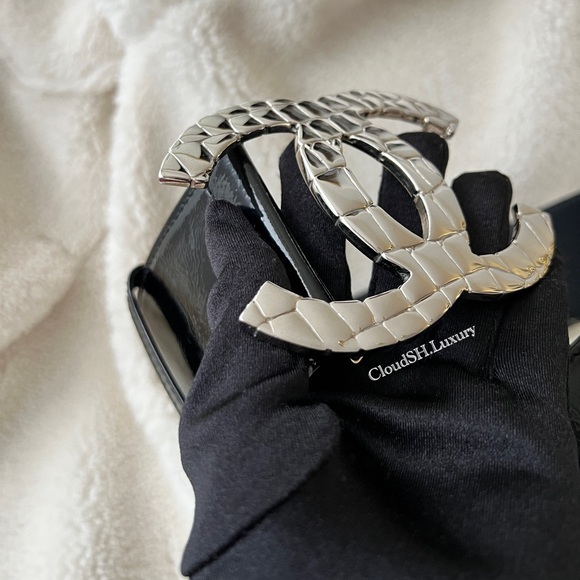 Auth Chanel Silver Metal Embossed Big CC Logo Black Patent Leather Belt -Size 80 - Picture 2 of 16